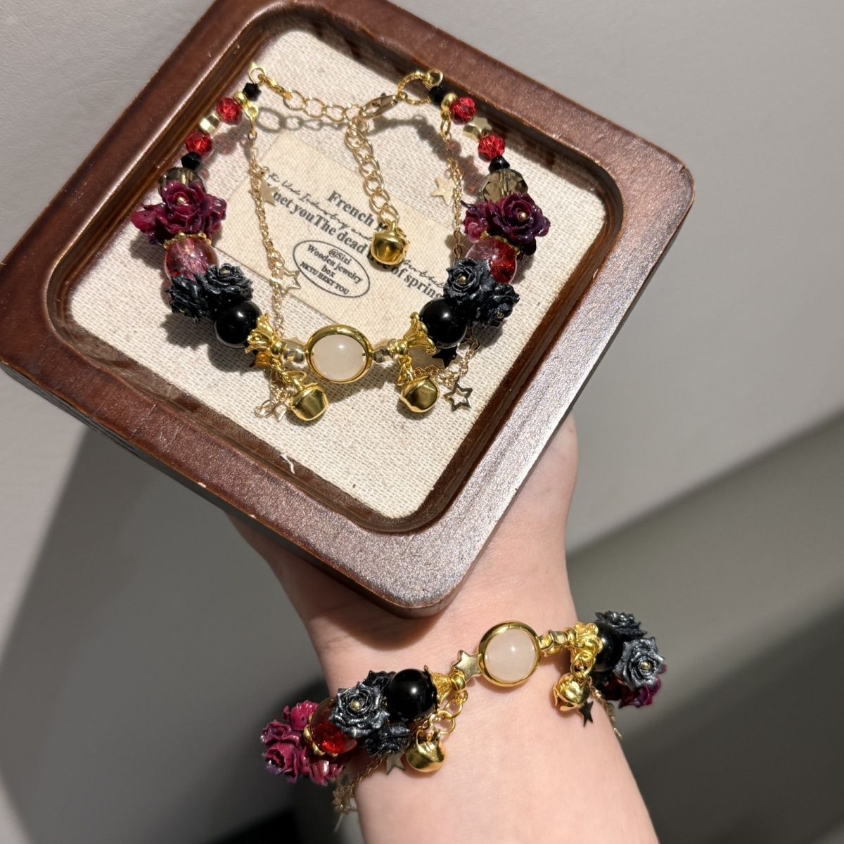 女性用ビーズブレスレットゲームアニメ「ザ・フリーク・サーカス - Men Accessories Jewellery のレビューと価格