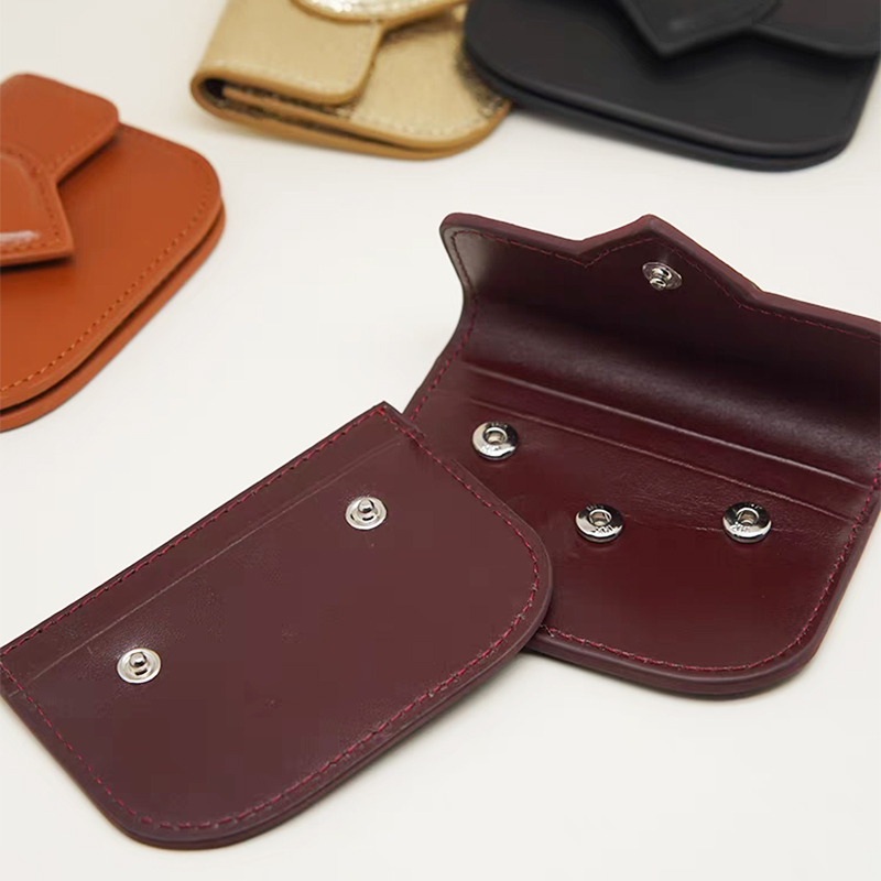 女性のためのパーソナライズされたイニシャル付きの洗えるカード - Card Case Minimalist のレビューと価格