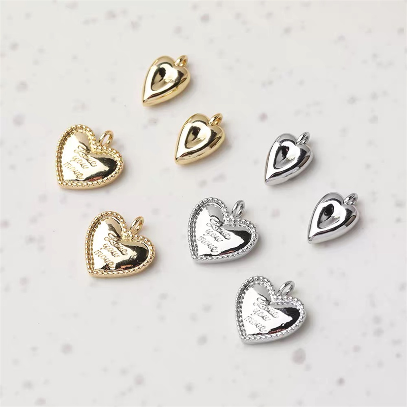 最小注文 30 ピース/ロットカラープリント漫画ハート形銅フ - Men Accessories Locket のレビューと価格